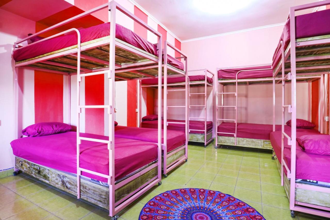 Balini 9 Hostel Denpasar  Bagian luar foto