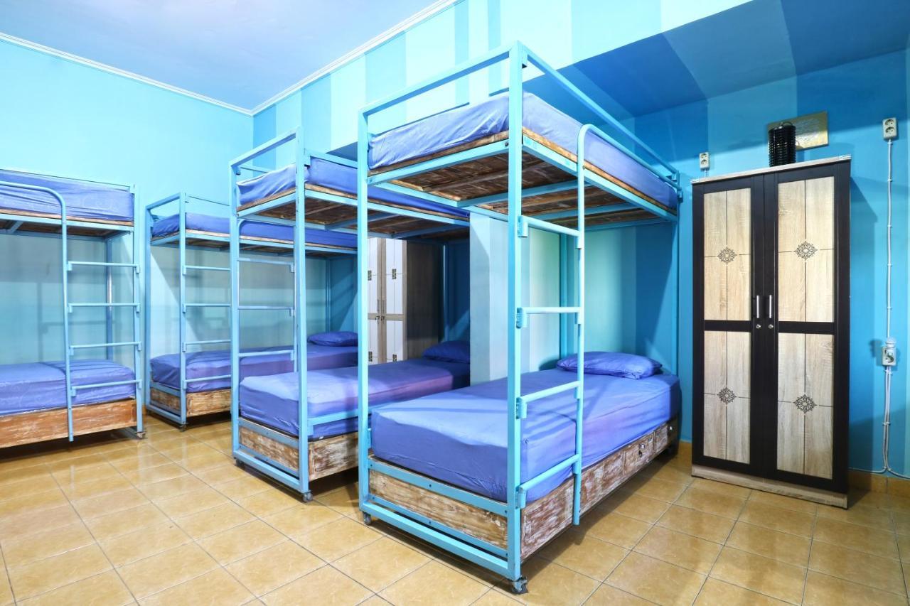 Balini 9 Hostel Denpasar  Bagian luar foto
