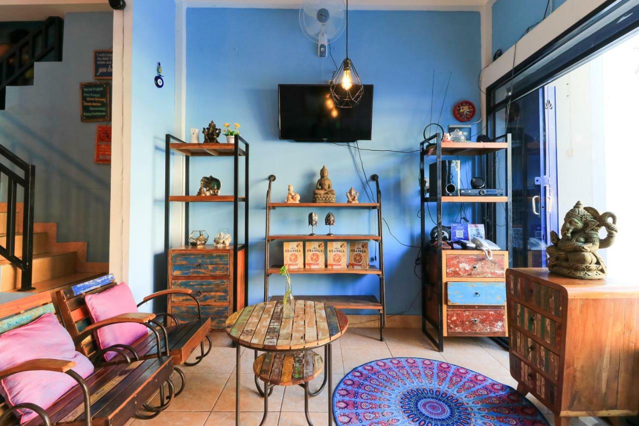 Balini 9 Hostel Denpasar  Bagian luar foto